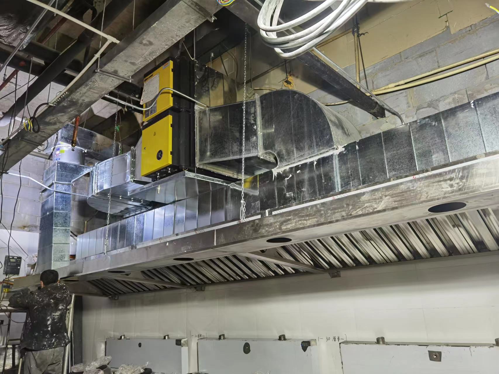 吊頂內排煙管道的安裝使用分析